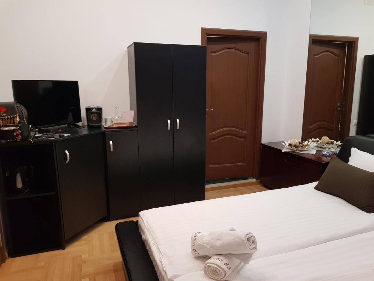 Ground Floor Mega Mall National Arena Monza Букурещ Екстериор снимка