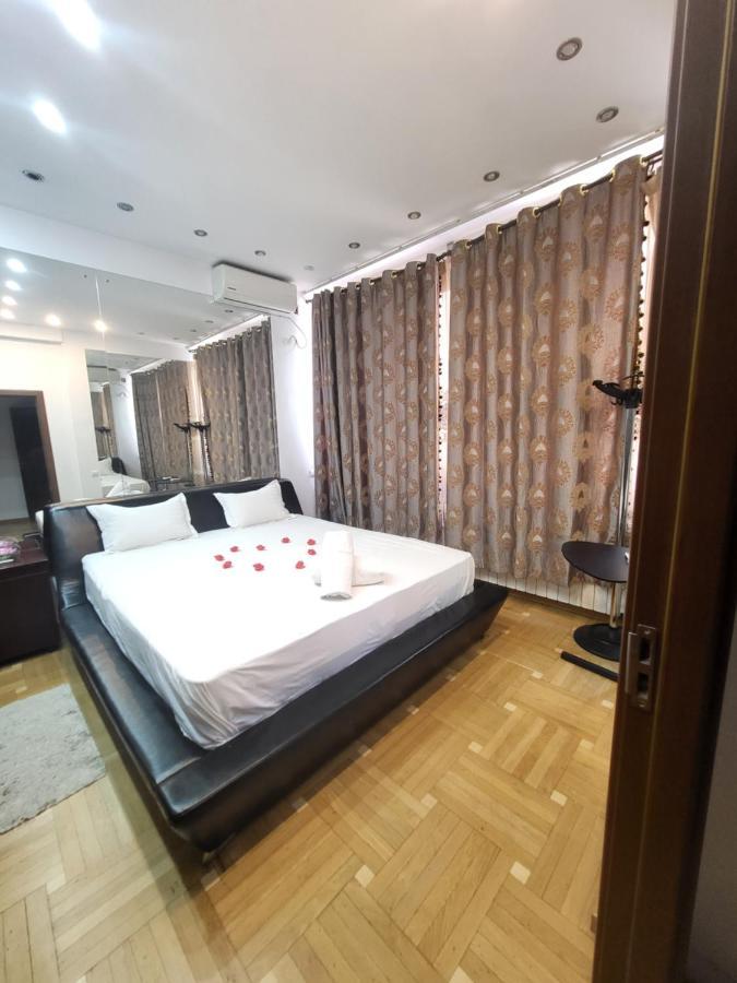 Ground Floor Mega Mall National Arena Monza Букурещ Екстериор снимка